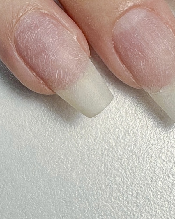 ノンサンディングジェルとは？爪を削らない施術の仕組みと自爪への影響